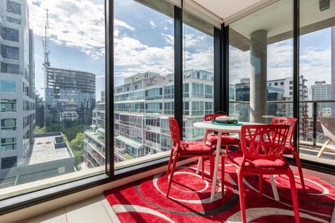 LIGHT AIRY SPACIOUS QUEENS ROAD APARTMENT - Accommodation Burleigh 2