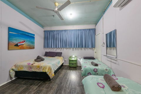 Getaway Villas Unit 38 10 2 Bedroom Self Contained Accommodation - Accommodation Burleigh 4