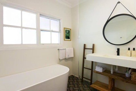 Myrtle Tree Lodge Leaves Kangaroo Valley - Accommodation Burleigh 4