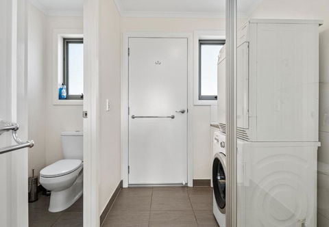 GRANITE BEACH HOUSE At Bay Of Fires - Accommodation Burleigh 4