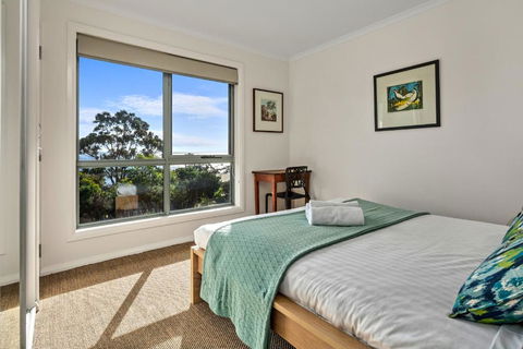 GRANITE BEACH HOUSE At Bay Of Fires - Accommodation Burleigh 3