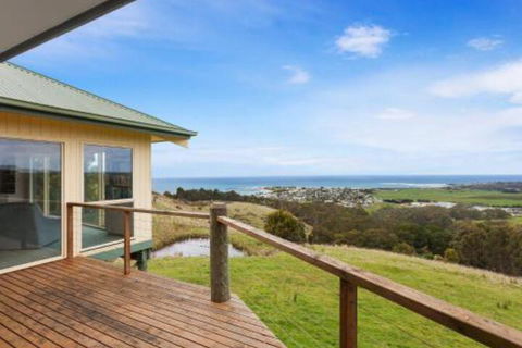 Acacia Brae - Accommodation Burleigh 2