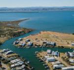 Pelican Landing Stunning Lake King Views - Accommodation Burleigh