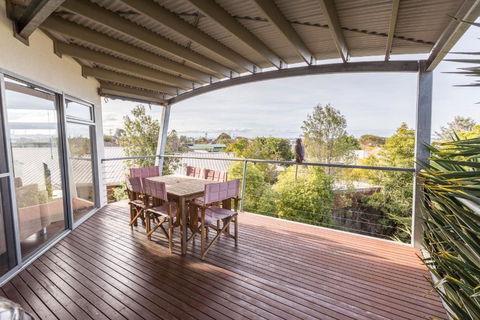 Aqua Vista A Stroll To Paynesville Forshore - Accommodation Burleigh 6