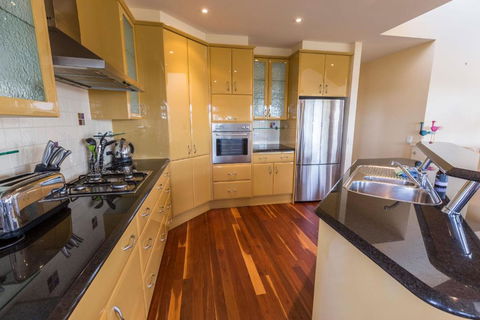 Aqua Vista A Stroll To Paynesville Forshore - Accommodation Burleigh 4
