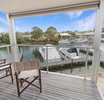 Beach 2 waterfront villa  beach - Accommodation Burleigh