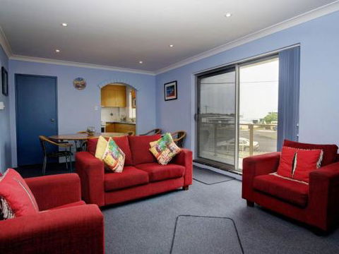 Anchorage 7 Beautifully Renovated Close To Rockpool - Accommodation Burleigh 6