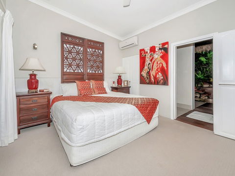 Unique Tropical Rainforest Getaway - Accommodation Burleigh 6