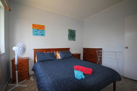 CASTAWAY BEACH HOUSE - Accommodation Burleigh 1