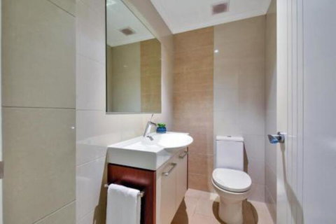 Oceana Darwin Central Oceanfront 3 Bedroom 2 Lounge Room Pool Gym Tennis Court Sleeps 9 - Accommodation Burleigh 5