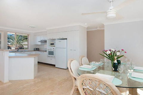 Pacific Rose Winter Holiday Special - Accommodation Burleigh 6
