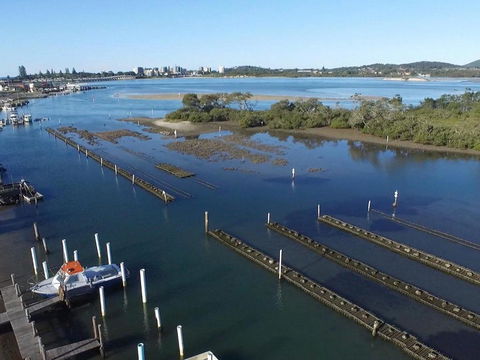 Fairholme 8 Perfect Lakefront Position - Accommodation Burleigh 4