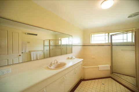Birchgrove Apartments - Accommodation Burleigh 5