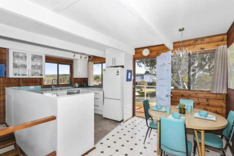 58 Lockhart Ave Unlock Mollymooks Heart - Accommodation Burleigh 3
