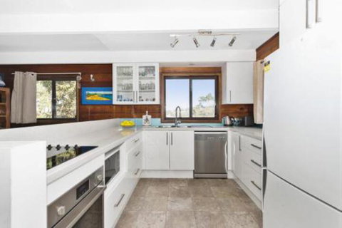 58 Lockhart Ave Unlock Mollymooks Heart - Accommodation Burleigh 7