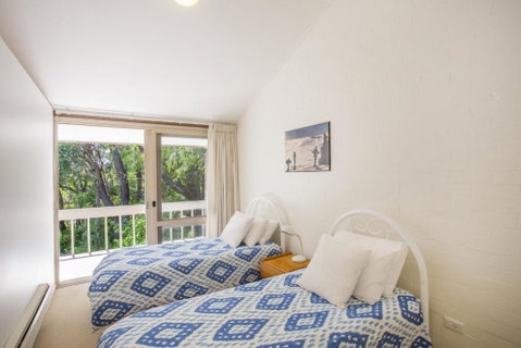 6 / 1 Riversdale Ave Mollymook Exclusive - Accommodation Burleigh 4