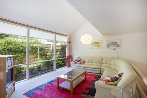 6 / 1 Riversdale Ave Mollymook Exclusive - Accommodation Burleigh 6