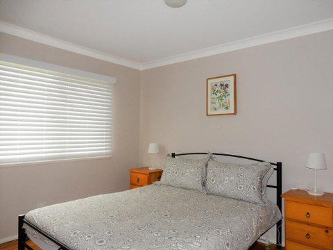 2 / 9 Donlan Rd Delightful Donlan - Accommodation Burleigh 3