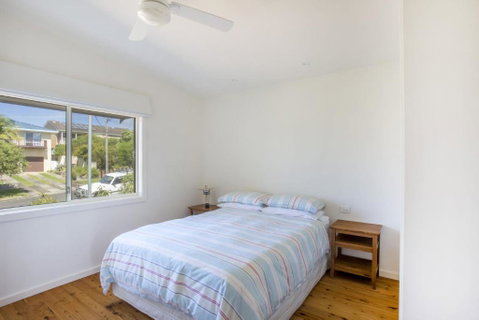 11 Riley St. Stylishly Modern - Accommodation Burleigh 3