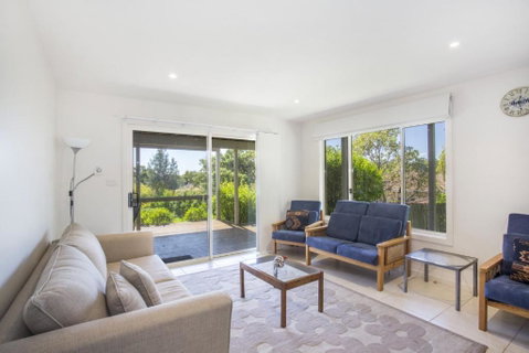 11 Riley St. Stylishly Modern - Accommodation Burleigh 1