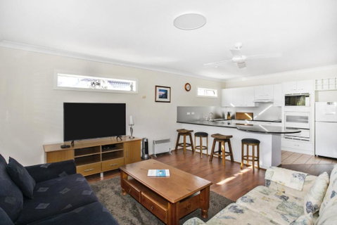 The Sands 4 / 46 Jones Avenue Mollymook - Accommodation Burleigh 1