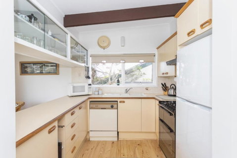 Mollymooks Tee To Sea 19 Buchan Street - Accommodation Burleigh 4