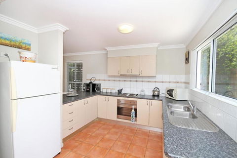 FANTASTIC HOLIDAY UNIT In A PERFECT LOCATION - Accommodation Burleigh 6