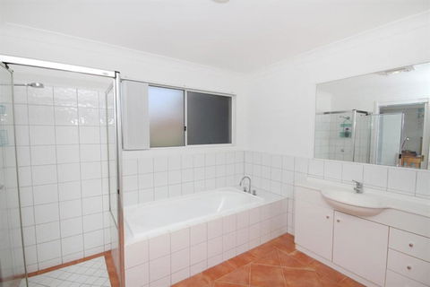 FANTASTIC HOLIDAY UNIT In A PERFECT LOCATION - Accommodation Burleigh 3