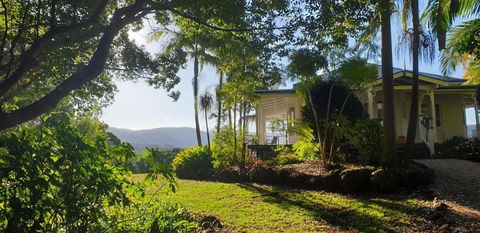 Valleydale Cottage - Accommodation Burleigh 2