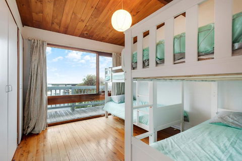 17 Dulling Street Beach House - Accommodation Burleigh 4