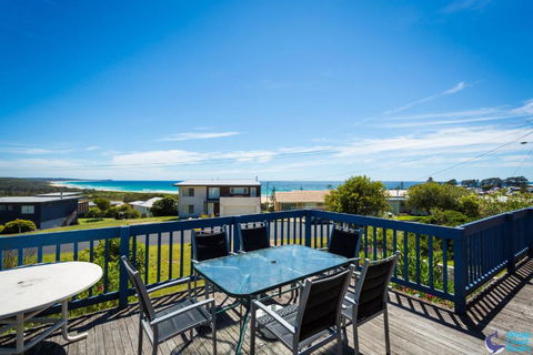 17 Dulling Street Beach House - Accommodation Burleigh 6