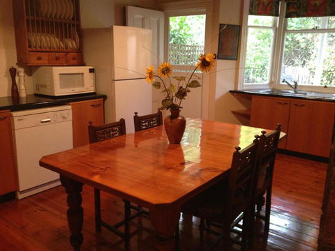 Annadale House - Accommodation Burleigh 5