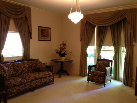 Annadale House - Accommodation Burleigh 1