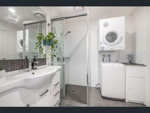 Arvia Newcastle - Accommodation Burleigh 2
