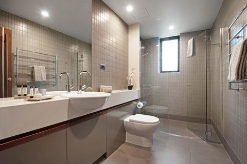 Yacht Club Villa 33 Serenity 4 Bedroom 4 Bathroom House Ocean Views 2 Buggies - Accommodation Burleigh 2