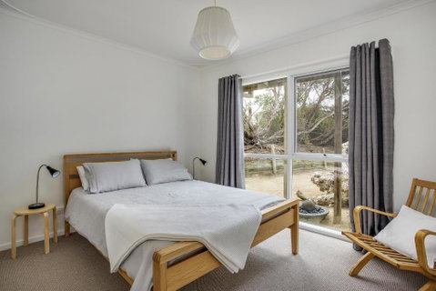 Coast Sorrento Holiday House - Accommodation Burleigh 3
