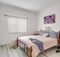 A Wave From It All - Accommodation Burleigh