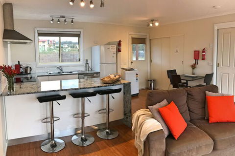 Angasi Apartment On Highcrest - Accommodation Burleigh 5