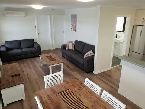 Berds Nest - Accommodation Burleigh 5