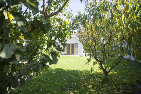 GALWAY COTTAGE - Accommodation Burleigh 4