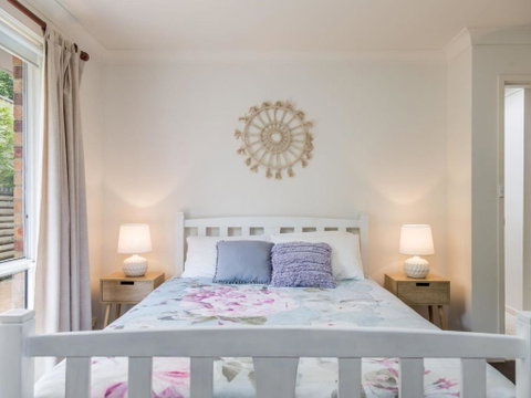 Lovely Modern Villa Amidst Peaceful Surroundings - Accommodation Burleigh 2