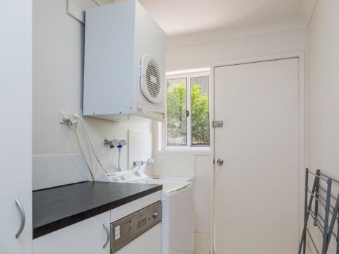 Lovely Modern Villa Amidst Peaceful Surroundings - Accommodation Burleigh 5