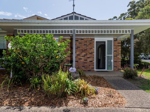 Lovely Modern Villa Amidst Peaceful Surroundings - Accommodation Burleigh 6