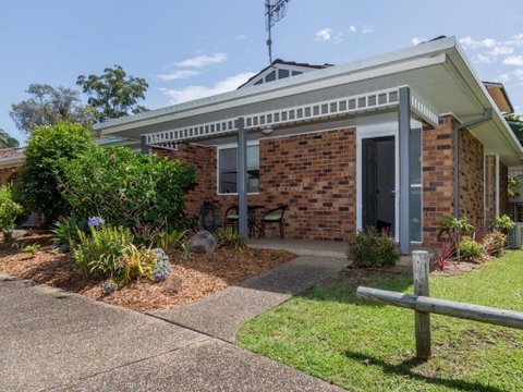 Lovely Modern Villa Amidst Peaceful Surroundings - Accommodation Burleigh 4