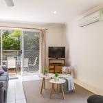 Lovely Modern Villa Amidst Peaceful Surroundings - Accommodation Burleigh 0