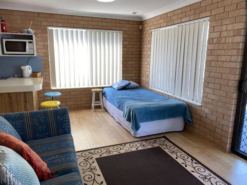 NARRAWALLEE RETREAT - Accommodation Burleigh 2