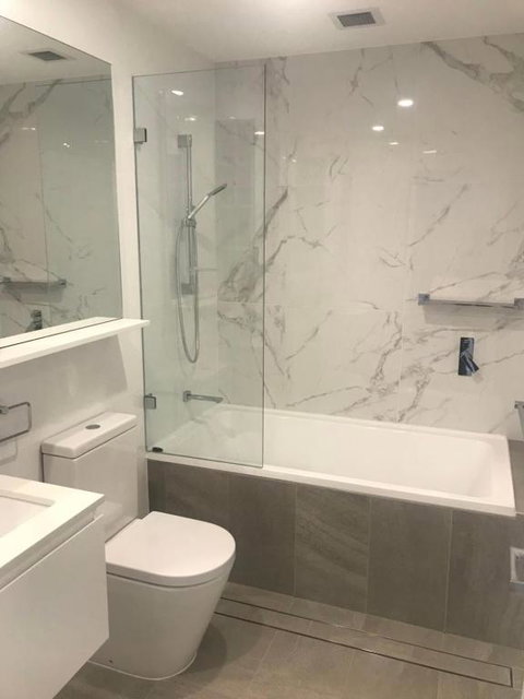 Elegant Design 2 Bed 2 Bath Apartment In Liverpool - Accommodation Burleigh 4