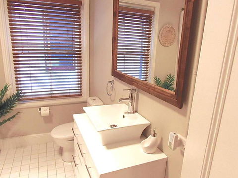 YSG The Edward Townhouse 157 Steps To Town - Accommodation Burleigh 2