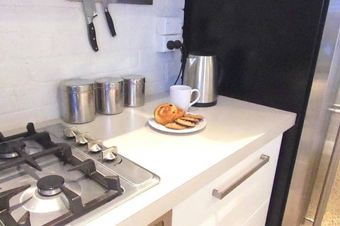 YSG The Edward Townhouse 157 Steps To Town - Accommodation Burleigh 1