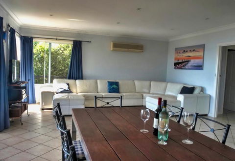 The Whitehouse - Accommodation Burleigh 1